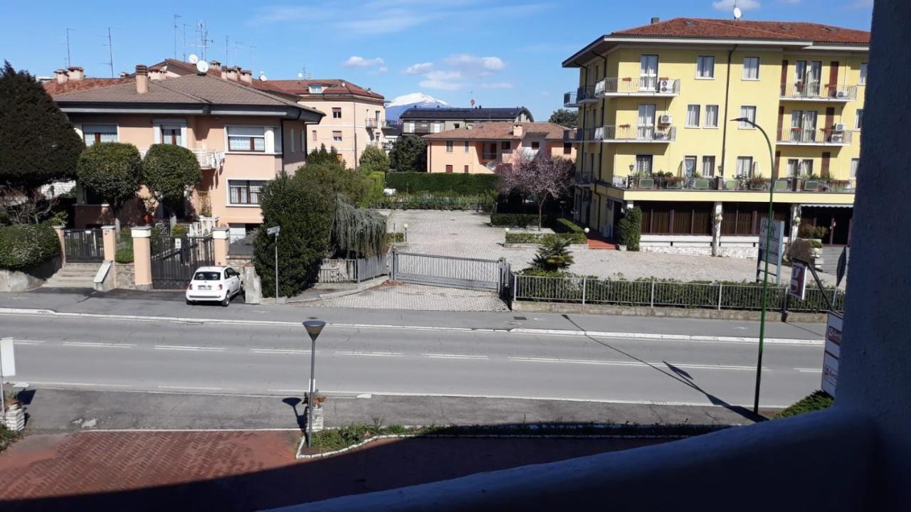 Mattia'S House On Garda Lake Пескьера-дель-Гарда Экстерьер фото